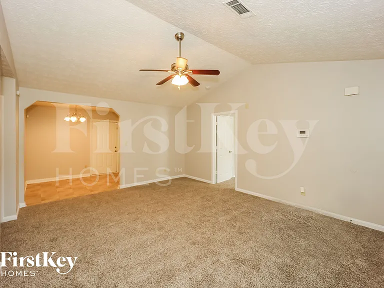 14 Cardinal Ln — Photo 2