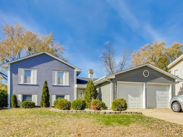 121 S Lancaster Dr, Bolingbrook, IL 60440