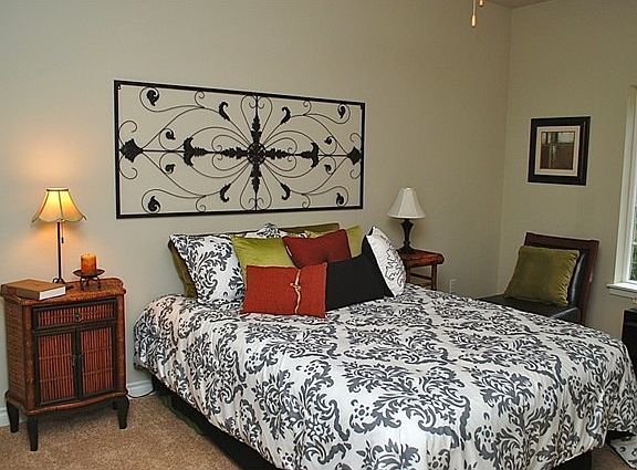 5th image of 10933 99th Avenue Ct SW