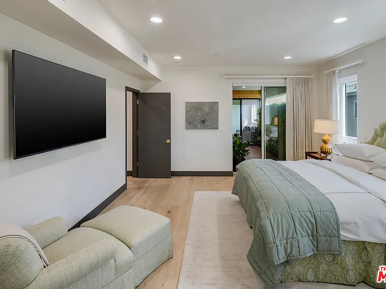 118 N Orlando Ave #201 — Photo 11