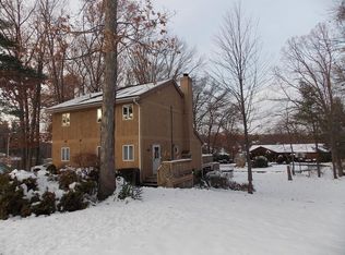 7 Shore Ln, Clinton, MA 01510