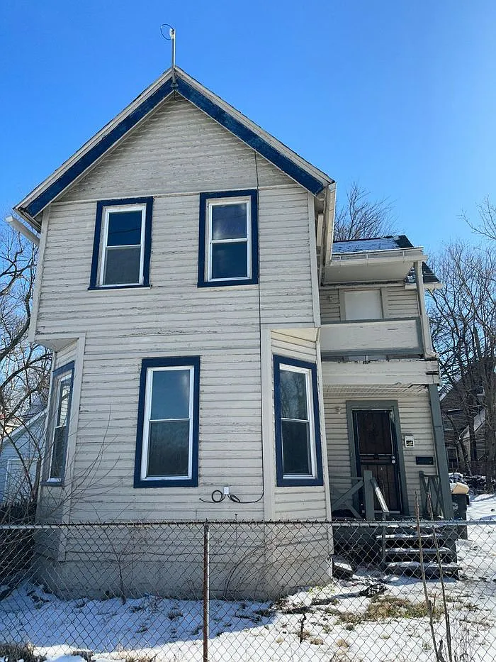 2377 E 84th St photo 1