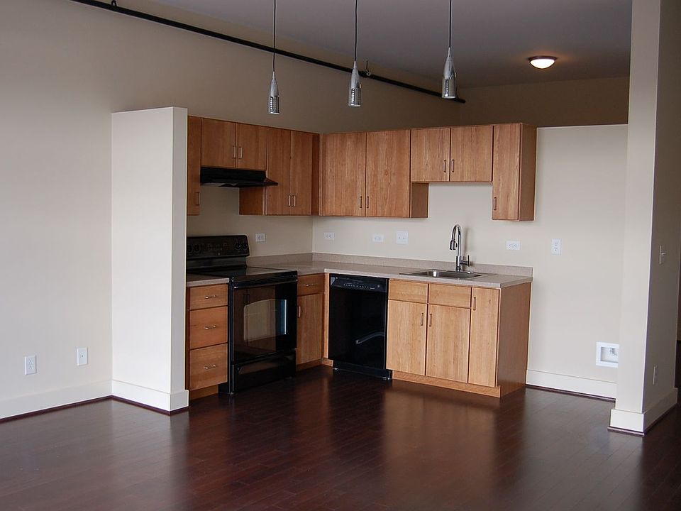 Open floor plan/ kitchen