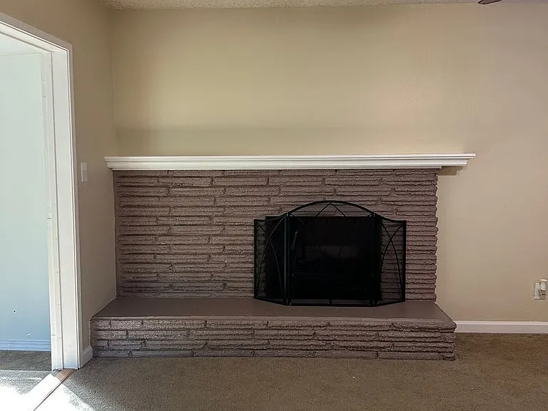 4690 Brookfield Dr — Photo 5