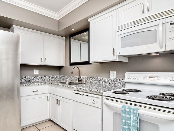 3rd image of 6884 Hyde Park Dr Unit G