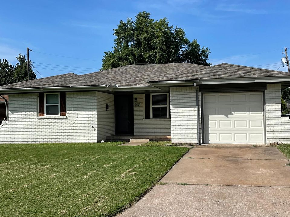 1st image of 304 Spruce Dr