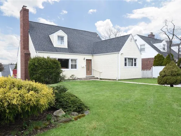 9 Howard Avenue, Eastchester, NY 10709