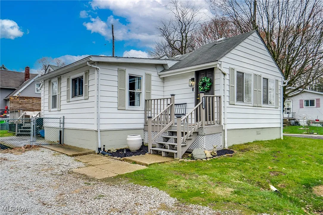 1517 2nd St photo 1