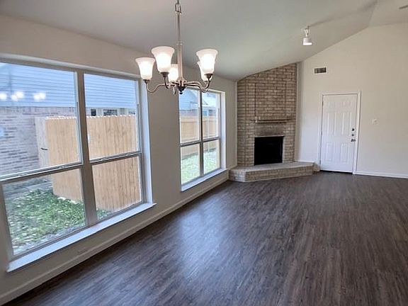 4th image of 306 Kalmia Dr