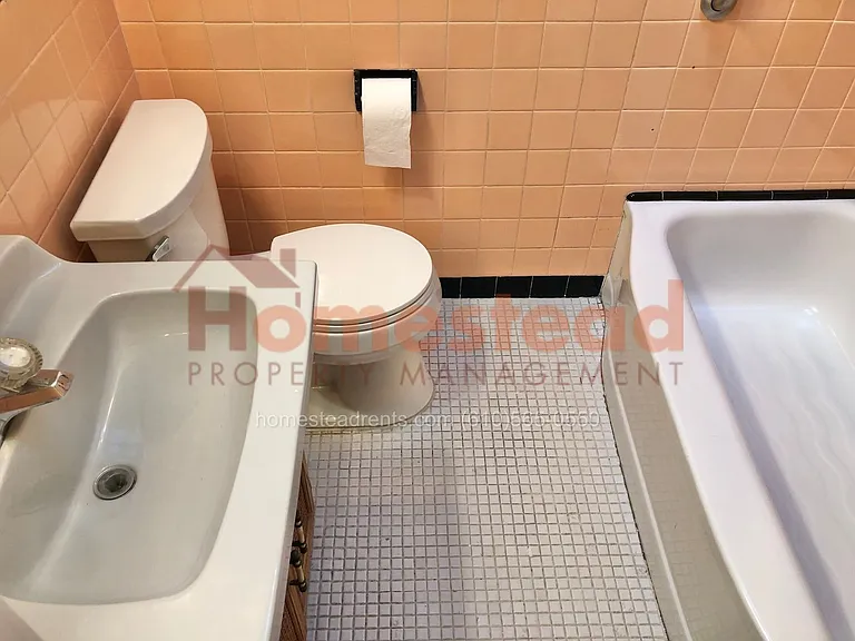 288 N Oak Ave — Photo 18