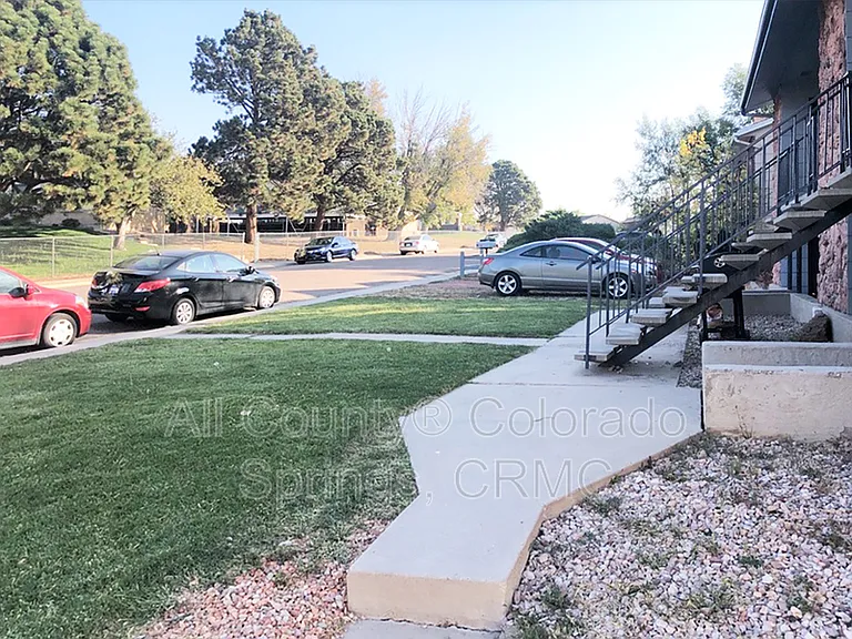 1129 Cree Dr #C — Photo 11