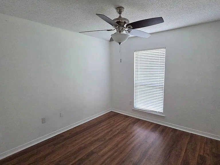 117 Moonraker Dr — Photo 14