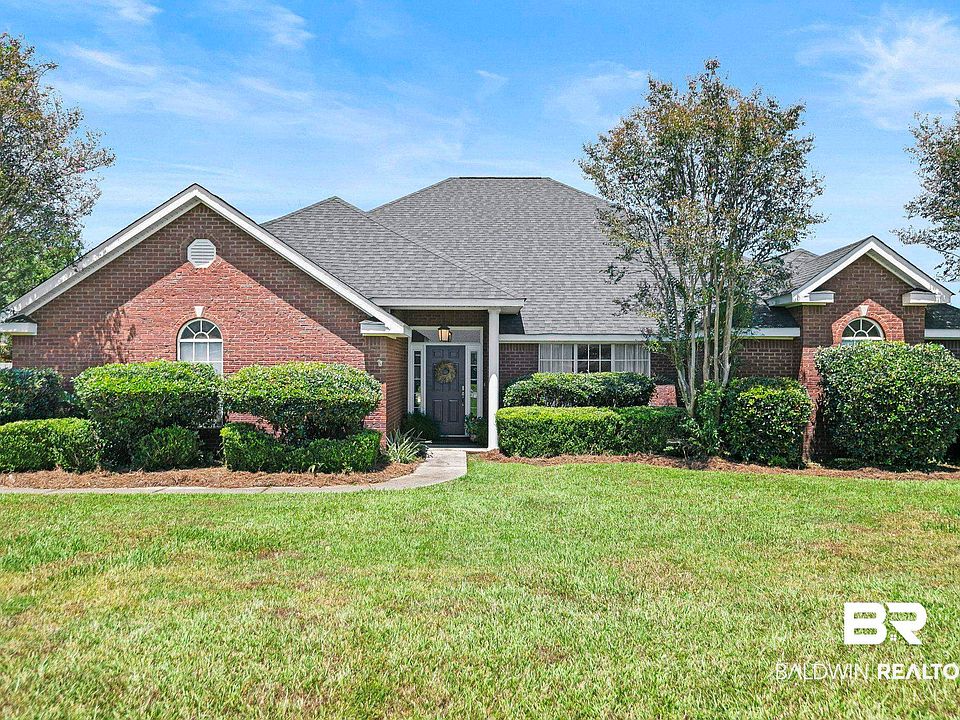 1st image of 215 Royal Ln