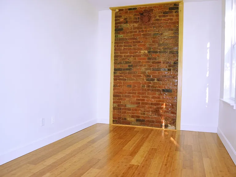 221 Renner St #2 — Photo 14