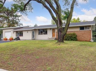 209 Dawn Ave, Shoreview, MN 55126