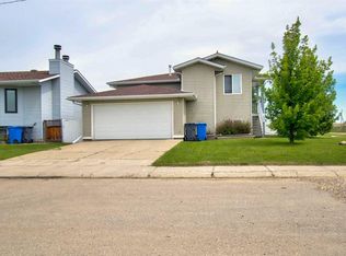 434 E 9th St, Beiseker, AB T0M0G0