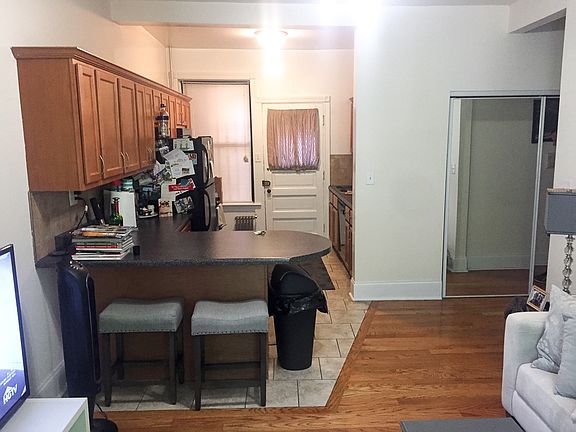 3rd image of 441 W Belmont Ave #20