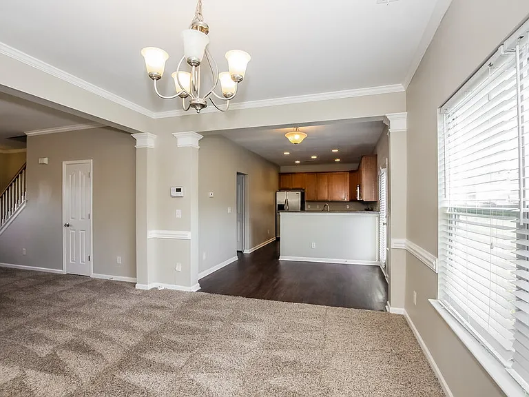 1733 Larne Cir — Photo 7