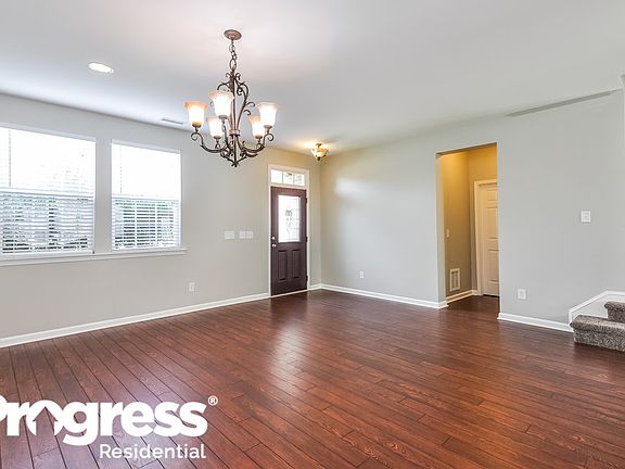 3rd image of 209 Ashdale Dr
