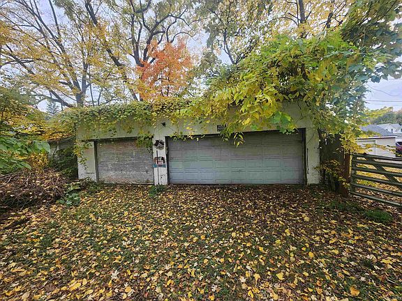 2nd image of 123 Lambert Ct