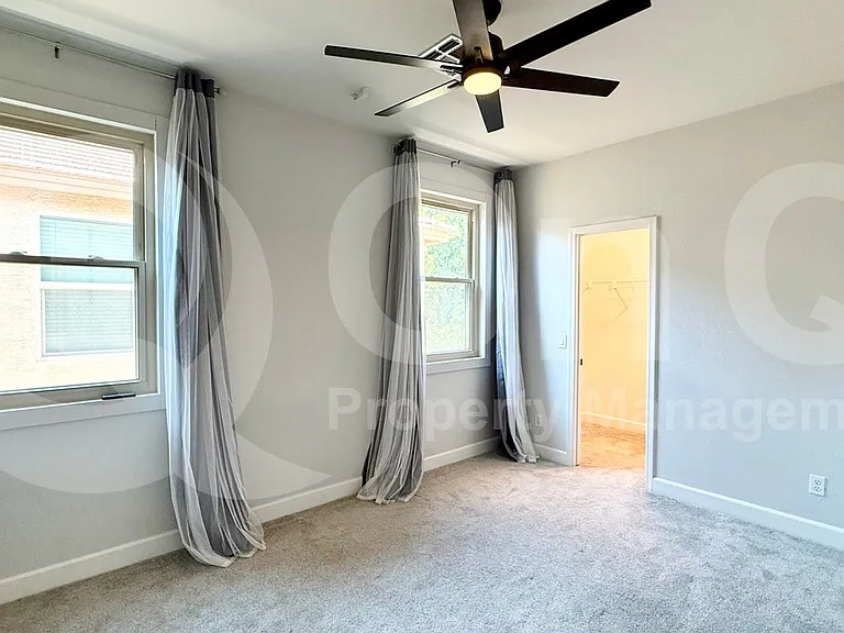 572 N Bell Dr — Photo 15