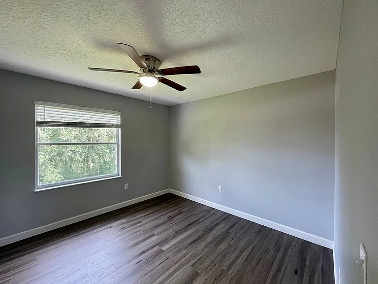 Village Park Townhomes | 2 & 3 Bedroom Apartments in Lady Lake, FL — Photo 54