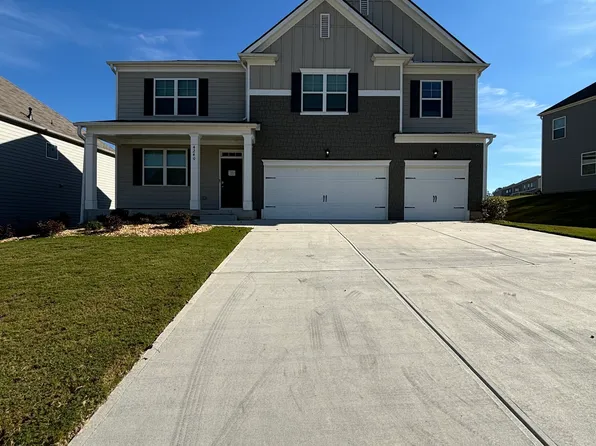 4240 Oakhurst Dr, Fairburn, GA 30213