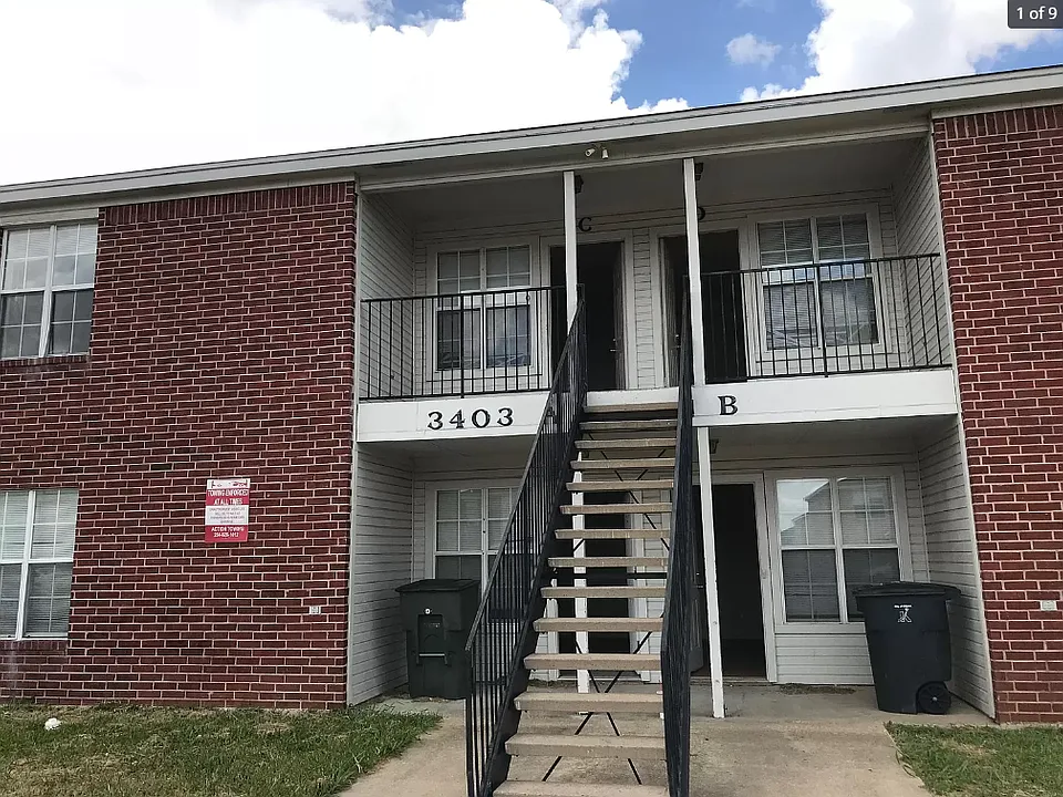 3403 Barcelona Dr
