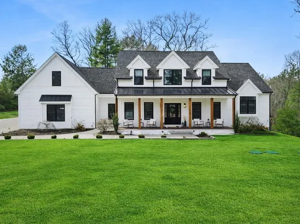 401 South St, Foxboro, MA 02035