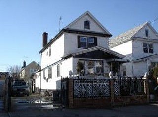 1st image of 1030 E 94th St