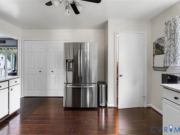 4th image of 304 Washington Ct