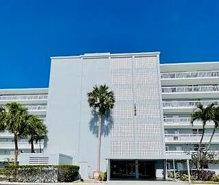 2 bed, 2.0 bath, 1050 sqft, $2,500 — Photo 2