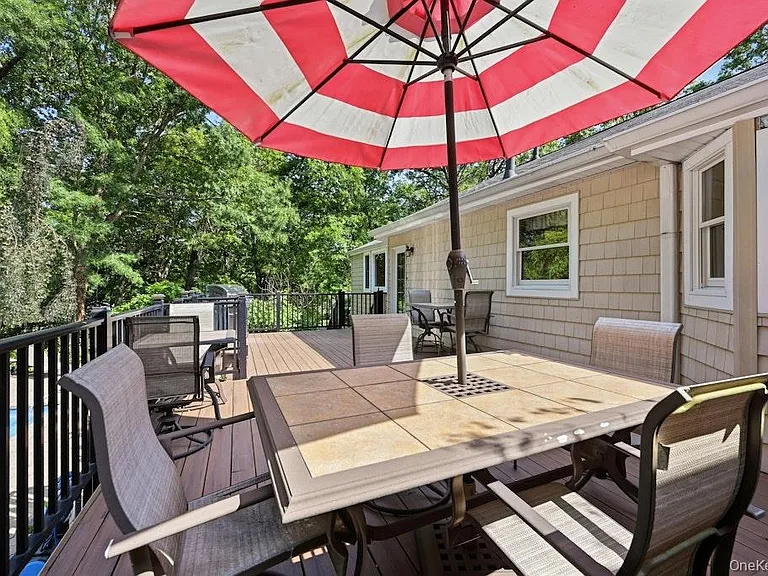 20 Williamsburg Dr — Photo 34