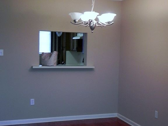 5th image of 810C Meadow Glen Ave