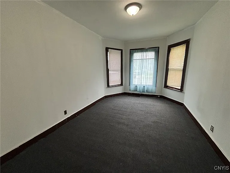 304 Hartson St — Photo 9