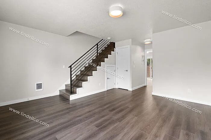 8019 SW 35th Ave #6 — Photo 5