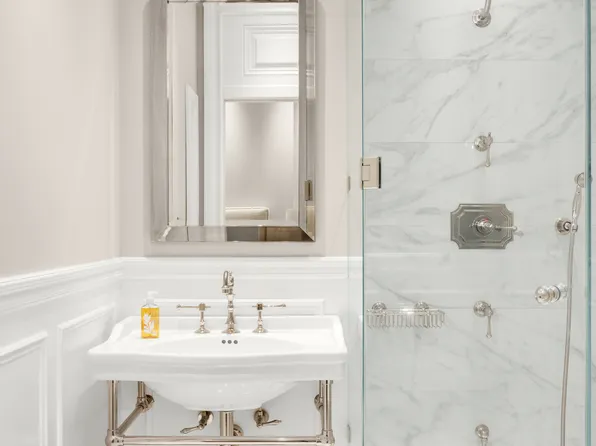 140 West 69th Street image 3 of 9