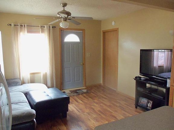 4th image of 218 2nd Ave W