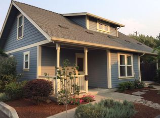 268 N 3rd St, Ashland, OR 97520