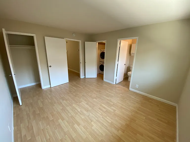 Farm Hill Apartments — Photo 8