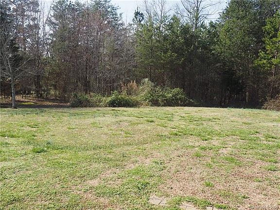 3rd image of 206 Croft Dr
