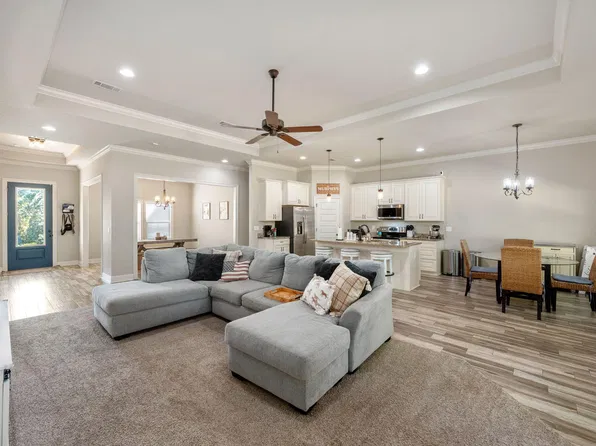 424 Shoal River Dr, Crestview, FL 32539