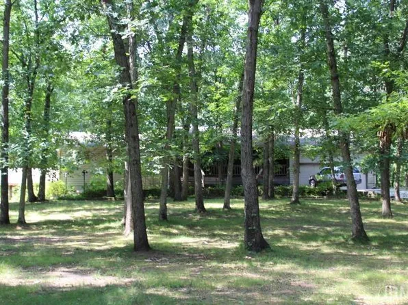 3215 S 250th St E, Knox, IN 46534