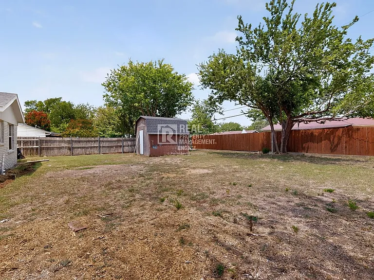 4525 Hunter St — Photo 37