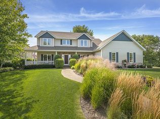 2442 Lone Eagle Trl, Woodbury, MN 55129