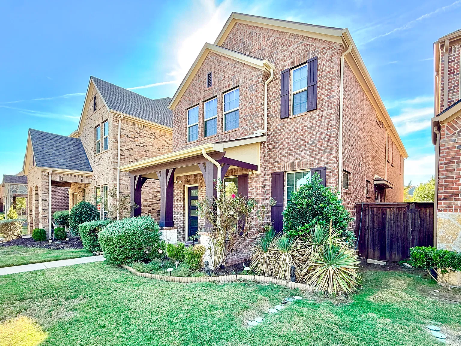 3 bed, 2.5 bath, 2283 sqft, $2,900 — Photo 3