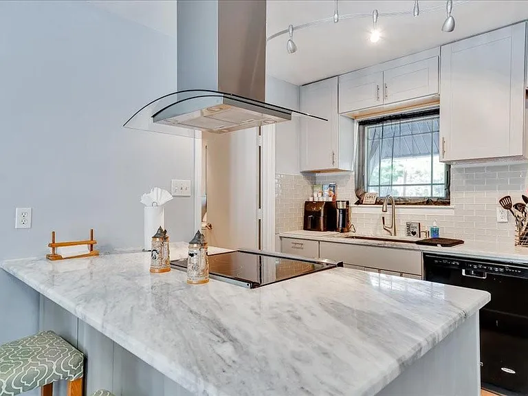 8001 Briarwood Ln — Photo 11