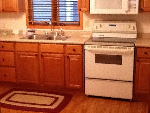 4th image of 845 Potomac Ave