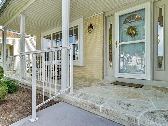 4th image of 63 Stockport Dr