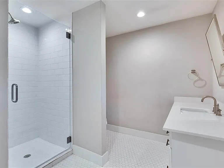 6203 Cary Dr — Photo 23
